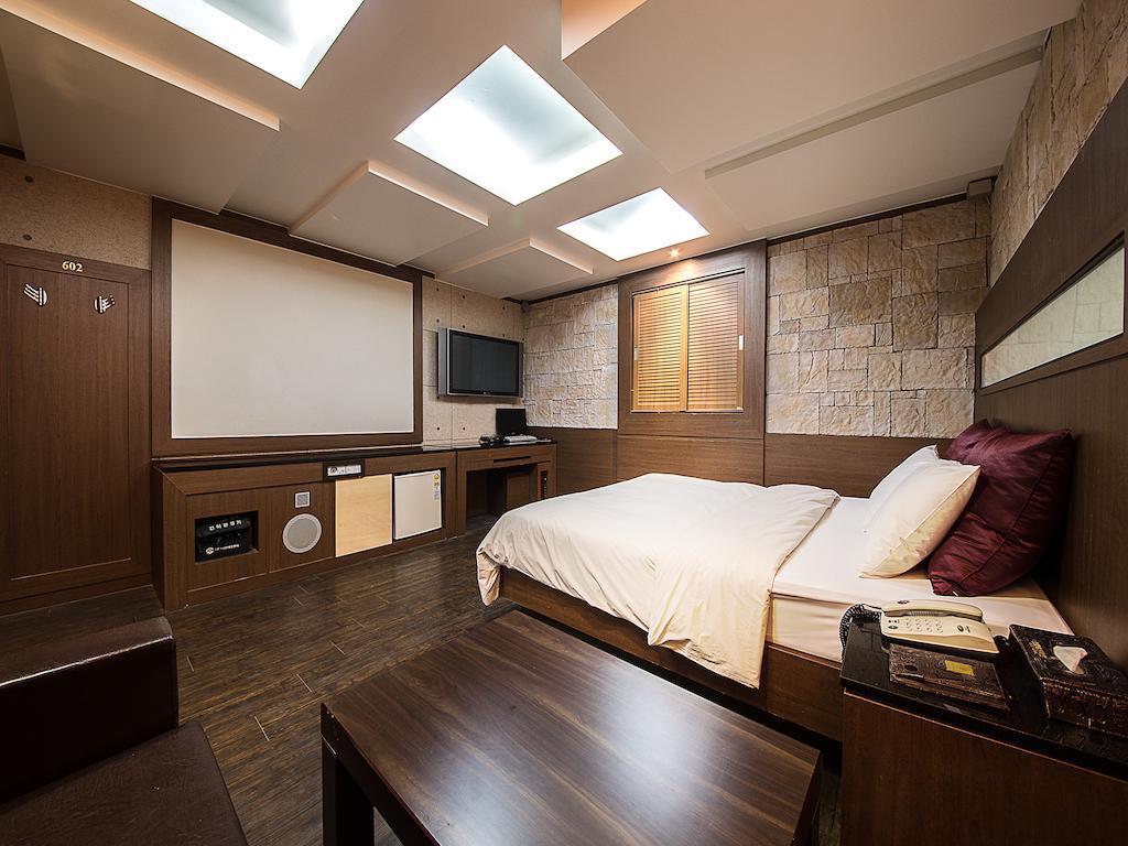 Hotel Valentine Gwangmyeong الغرفة الصورة
