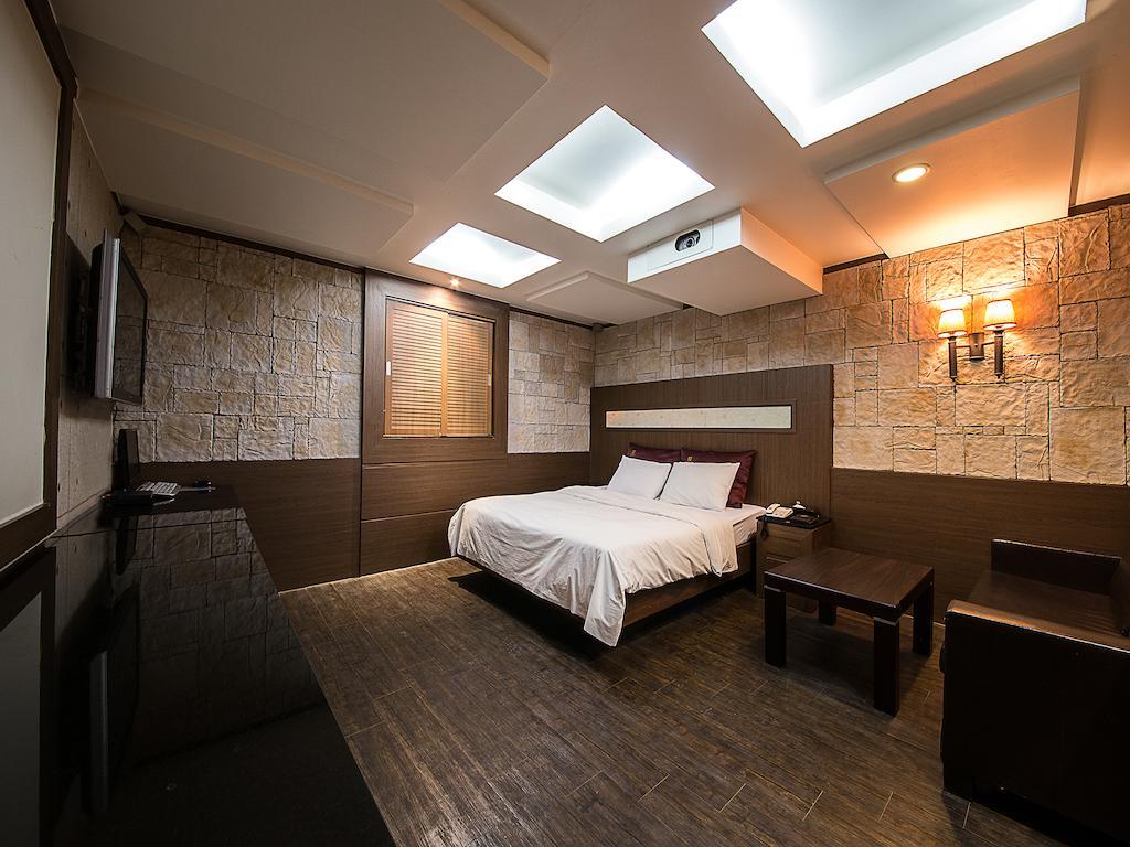 Hotel Valentine Gwangmyeong الغرفة الصورة