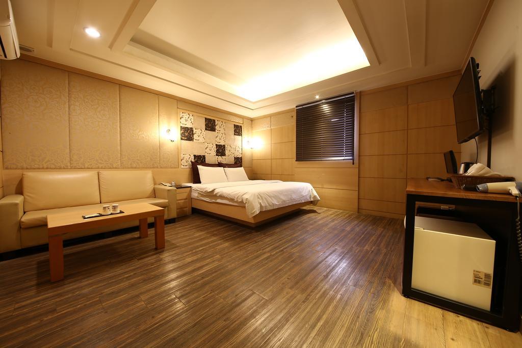 Hotel Valentine Gwangmyeong الغرفة الصورة